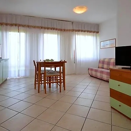 Charming Flat Only 50m From The With Parking 3* Бибионе